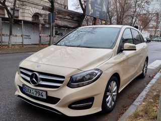 Mercedes B-Class foto 2