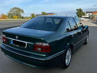 BMW 5 Series foto 4