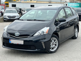 Toyota Prius v foto 1