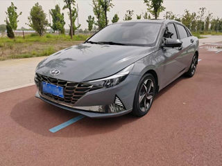 Hyundai Elantra foto 1