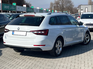 Skoda Superb foto 4