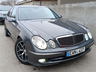 Mercedes E-Class foto 2