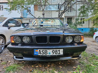 BMW 5 Series foto 3