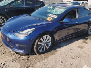 Tesla Model 3 foto 2