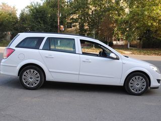 Opel Astra foto 1