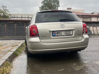 Toyota Avensis foto 3