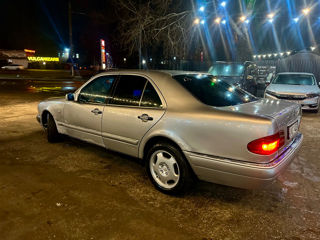 Mercedes E-Class foto 6