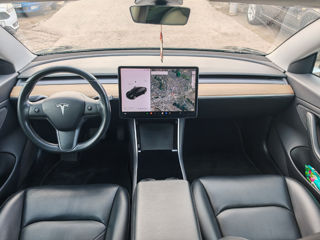 Tesla Model 3 foto 10