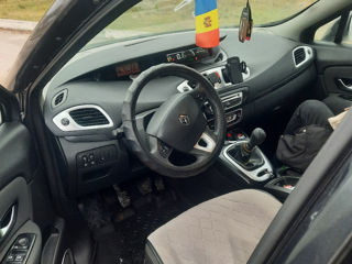 Renault Grand Scenic foto 2