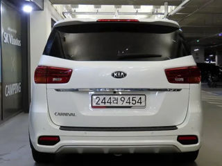 KIA Carnival foto 3