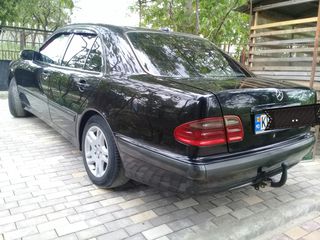 Mercedes E Class foto 3