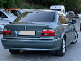 BMW 5 Series foto 10