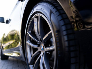 BMW 5 Series foto 12