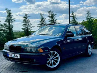 BMW 5 Series foto 2