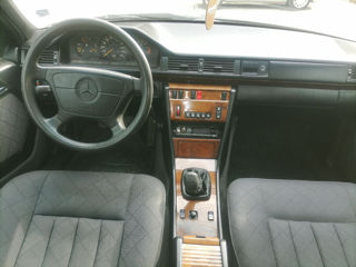 Mercedes E-Class foto 8