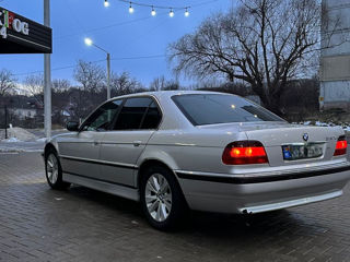 BMW 7 Series foto 3