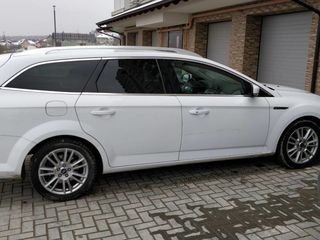 Ford Mondeo foto 8