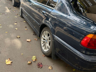 BMW 5 Series foto 5