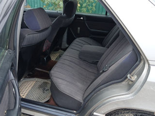 Mercedes Series (W124) foto 5