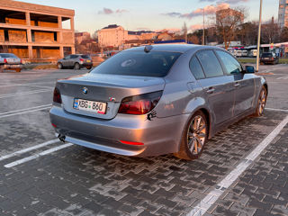 BMW 5 Series foto 3