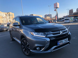 Mitsubishi Outlander foto 1