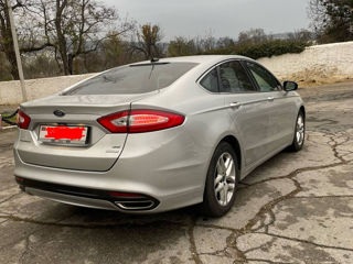 Ford Fusion foto 6