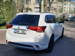 Mitsubishi Outlander foto 3