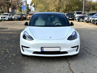 Tesla Model 3 foto 2