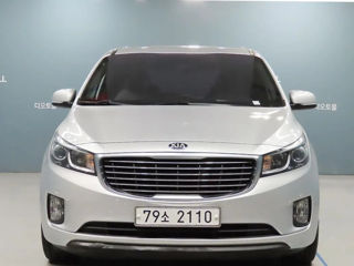 KIA Carnival foto 2