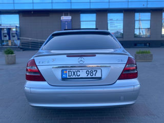 Mercedes E-Class foto 8