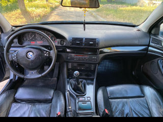 BMW 5 Series foto 2