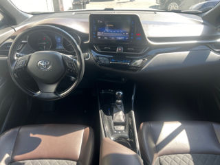 Toyota C-HR foto 10