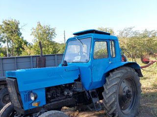 Vând tractor foto 2