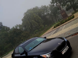 BMW 5 Series foto 3