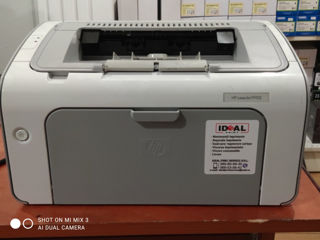 Se vinde HP LaserJet Pro P1102 foto 1