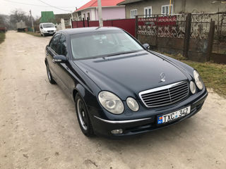 Mercedes E-Class foto 8