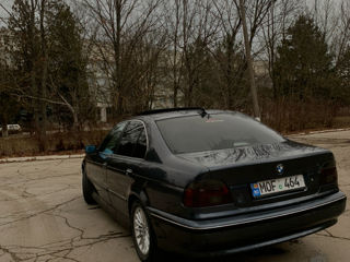 BMW 5 Series foto 7