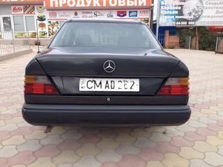 Mercedes Series (W124) foto 5