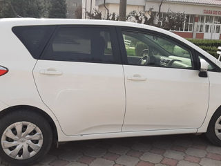 Toyota Verso-S фото 7