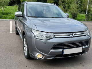 Mitsubishi Outlander foto 1