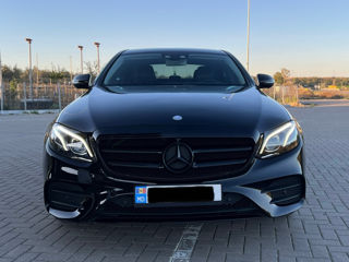 Mercedes E-Class foto 1