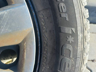 Anvelope + discuri 195/65 R15 2000lei/buc. foto 6