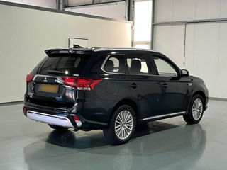 Mitsubishi Outlander foto 3