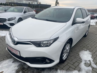 Toyota Auris foto 1