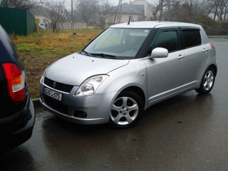 Suzuki Swift foto 2