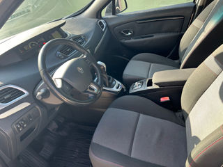 Renault Grand Scenic foto 9