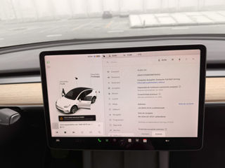 Tesla Model Y foto 5