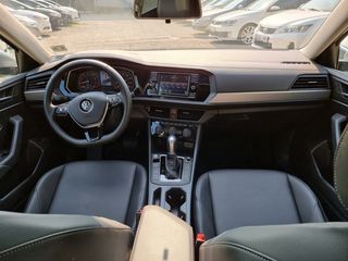 Volkswagen Jetta foto 11