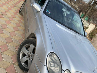 Mercedes E-Class foto 4