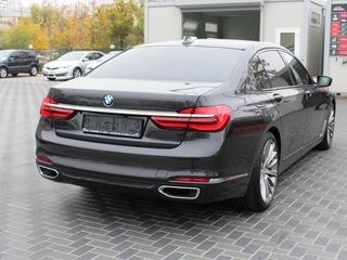 BMW 7 Series foto 3